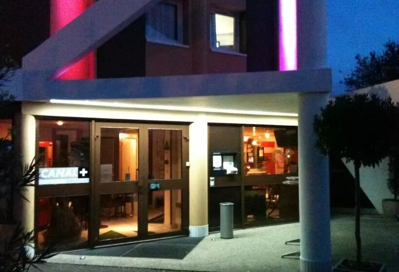 בית מלון כפרי A&h Privilège Lyon Est   Saint Priest Eurexpo