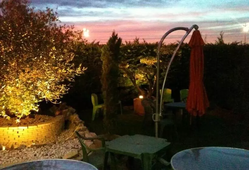 בית מלון כפרי A&h Privilège Lyon Est   Saint Priest Eurexpo