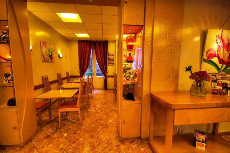 هتل Des Trois Gares