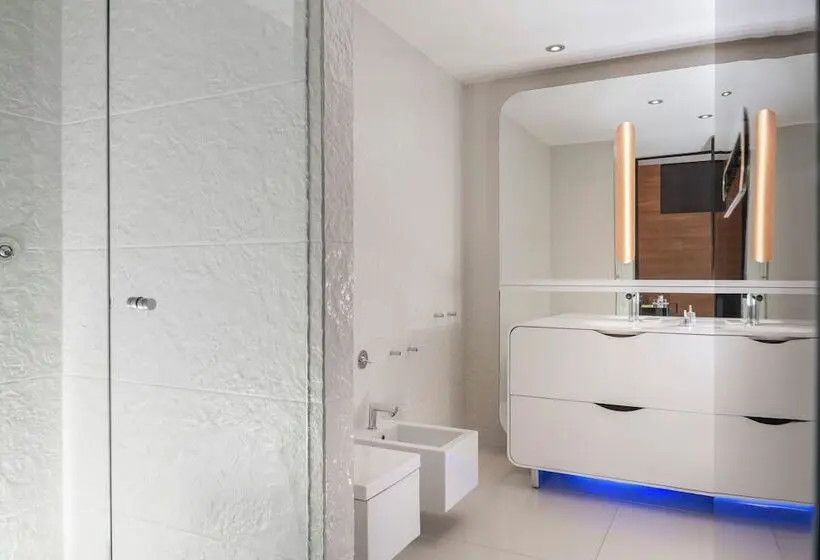 Hotel I-Suite