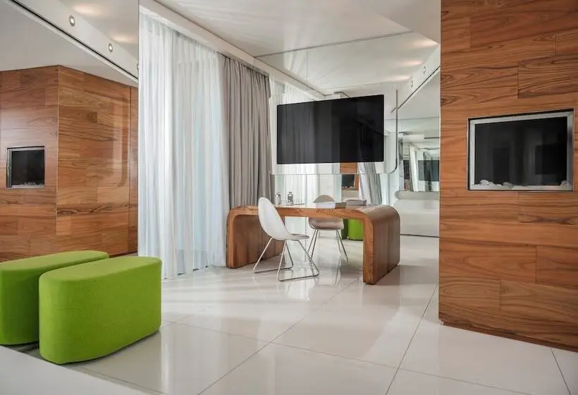 Hotel I-Suite