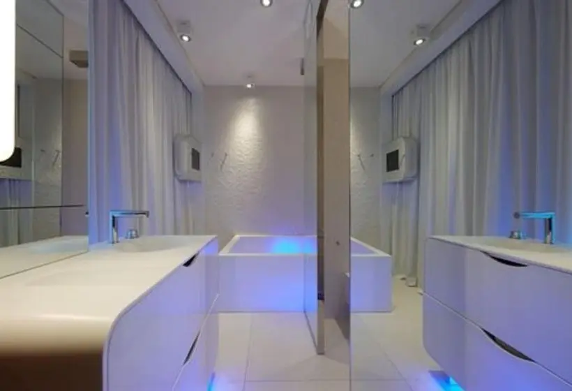 Hotel I-Suite