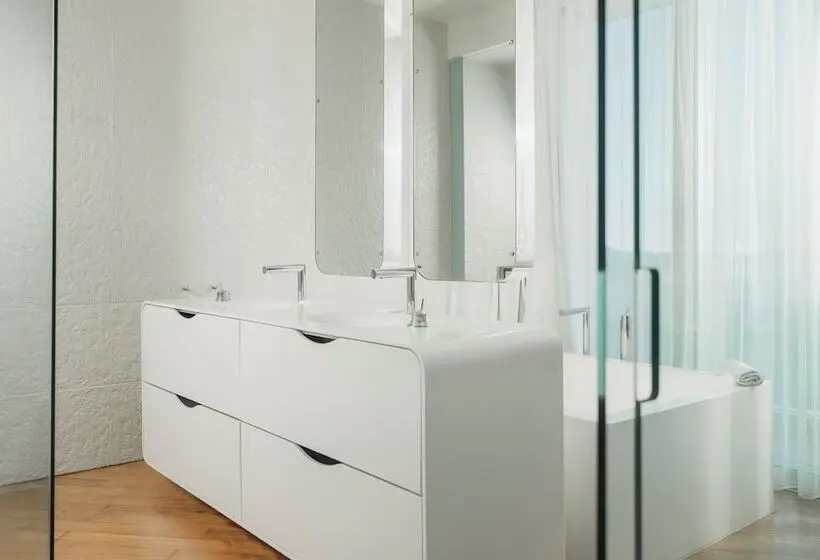 Hotel I-Suite