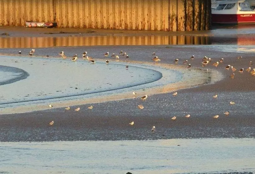 Отель Ibis Bayeux Port En Bessin