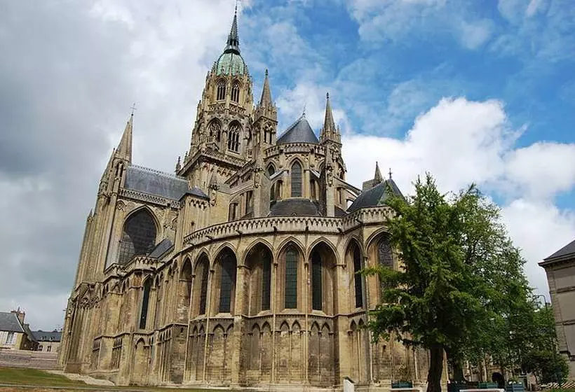 Отель Ibis Bayeux Port En Bessin