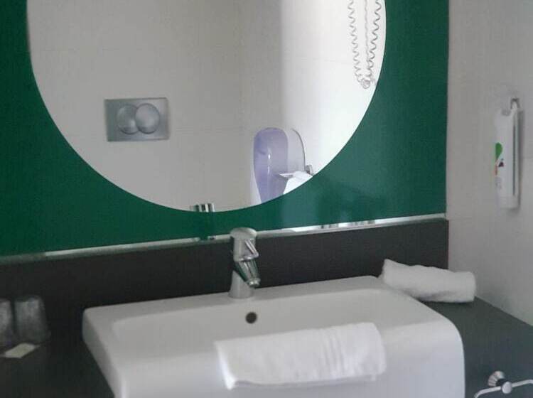 هتل Ibis Styles Marseille Plan De Campagne