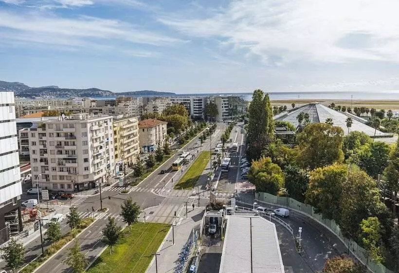 בית מלון כפרי Ibis Styles Nice Aéroport Arénas