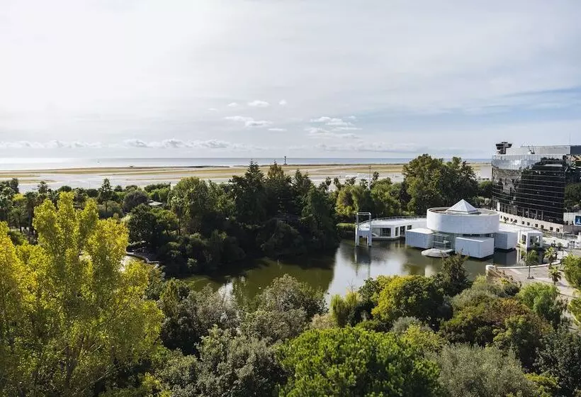 בית מלון כפרי Ibis Styles Nice Aéroport Arénas