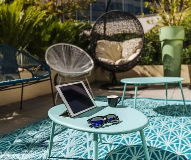 בית מלון כפרי Ibis Styles Nice Aéroport Arénas