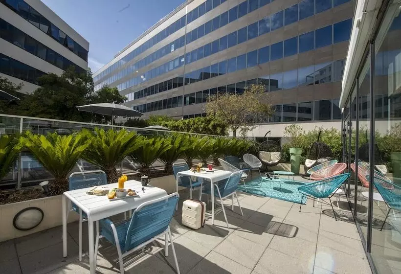 בית מלון כפרי Ibis Styles Nice Aéroport Arénas