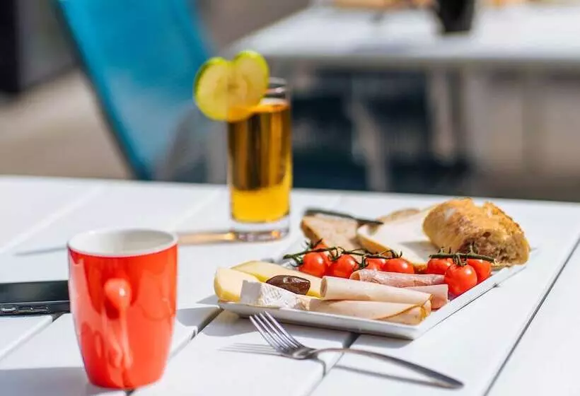 בית מלון כפרי Ibis Styles Nice Aéroport Arénas