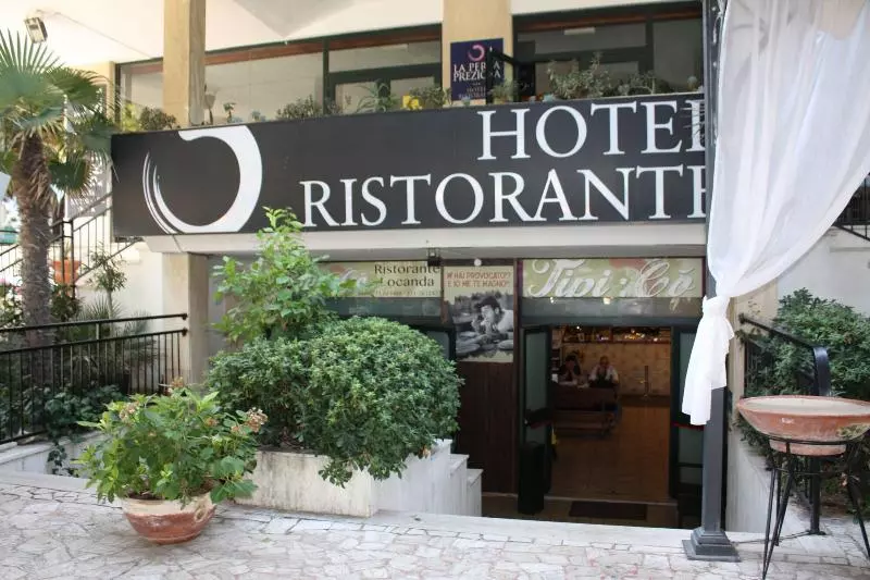 ホテル La Perla Preziosa