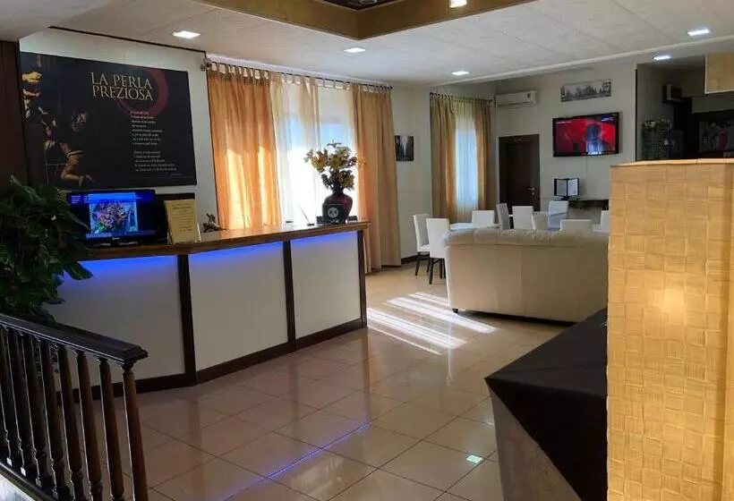 ホテル La Perla Preziosa