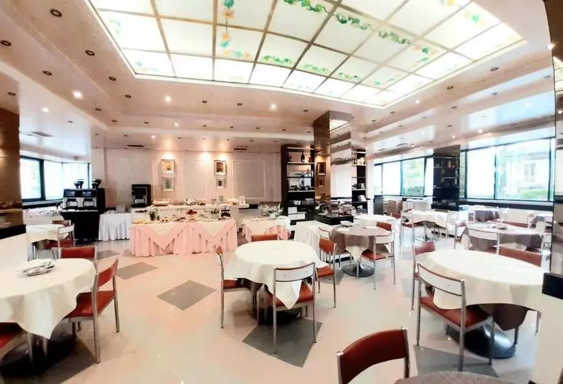 هتل New Tiffany's Park