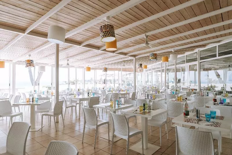 Отель Nicolaus Club Fontane Bianche