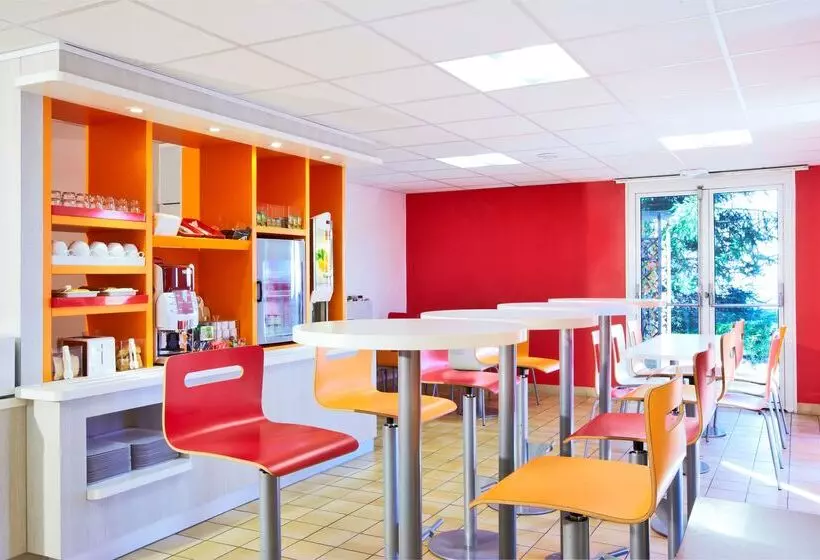 ホテル Premiere Classe Charleville Mezieres