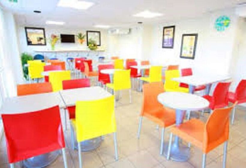 בית מלון כפרי Premiere Classe Le Mans Ouest Universite