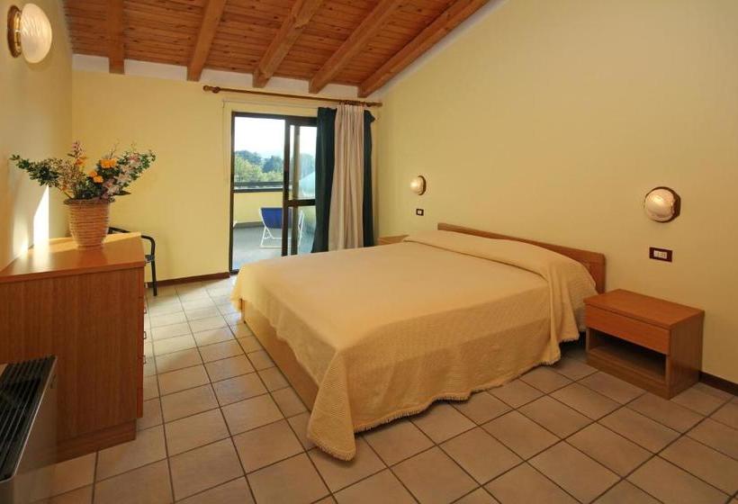 Отель Residence Campi