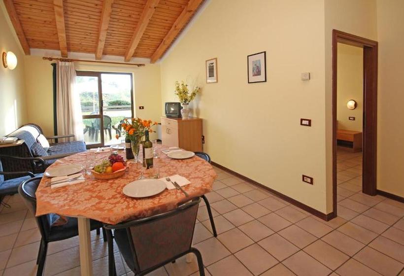 Отель Residence Campi