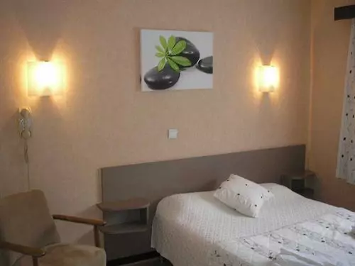 Отель Residence Les Chataigniers