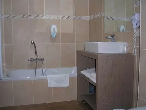 Отель Residence Les Chataigniers