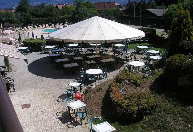 Отель Residence Les Chataigniers