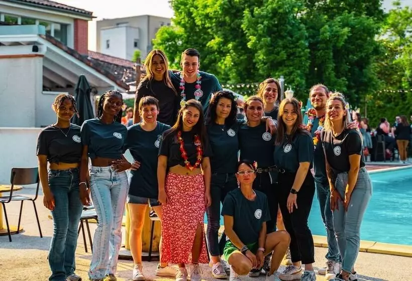 هتل Sporting House