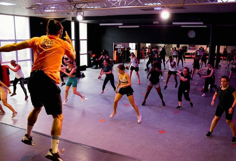 هتل Sporting House