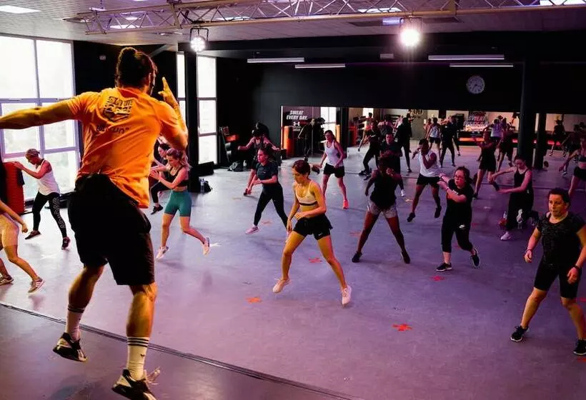 هتل Sporting House