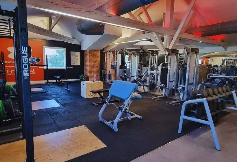 هتل Sporting House