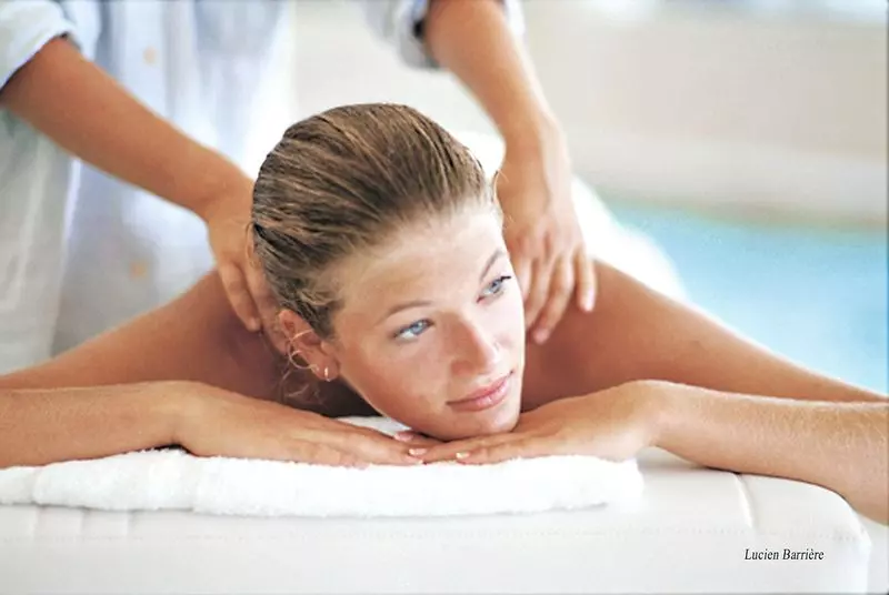 Отель Vacances Bleues Villa Caroline