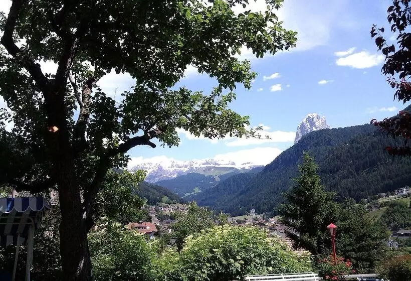 فندق Villa Emilia