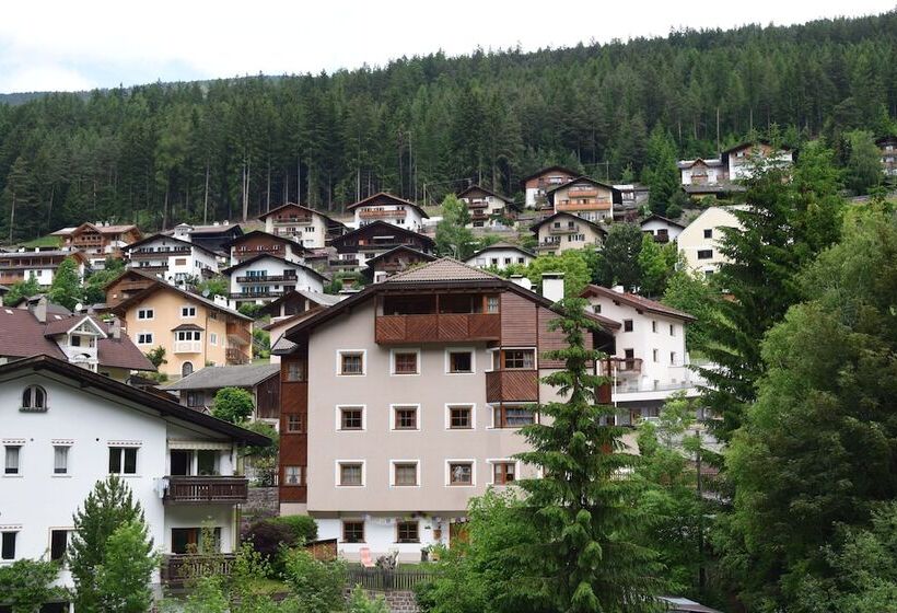 فندق Villa Emilia