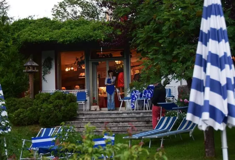 فندق Villa Emilia