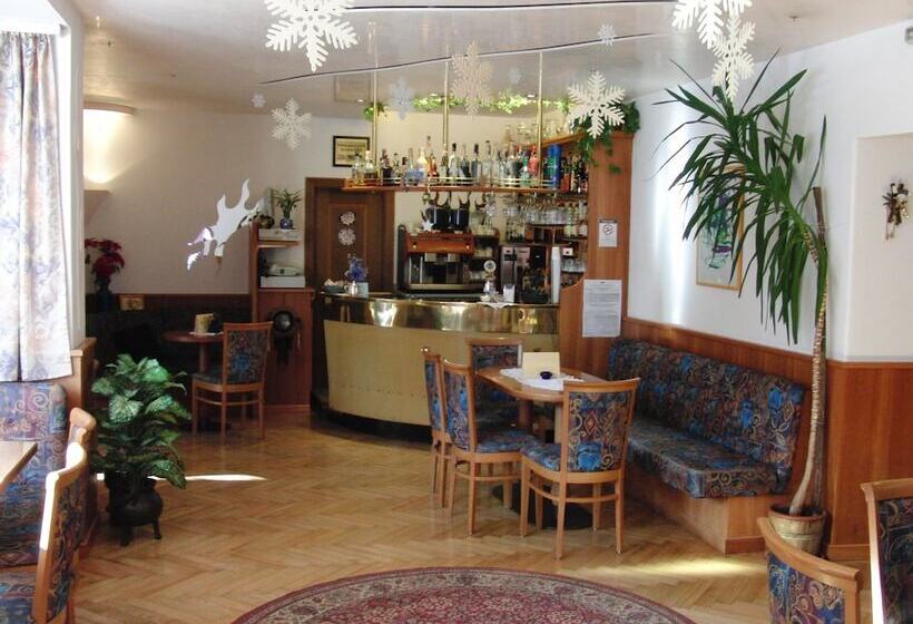 فندق Villa Emilia