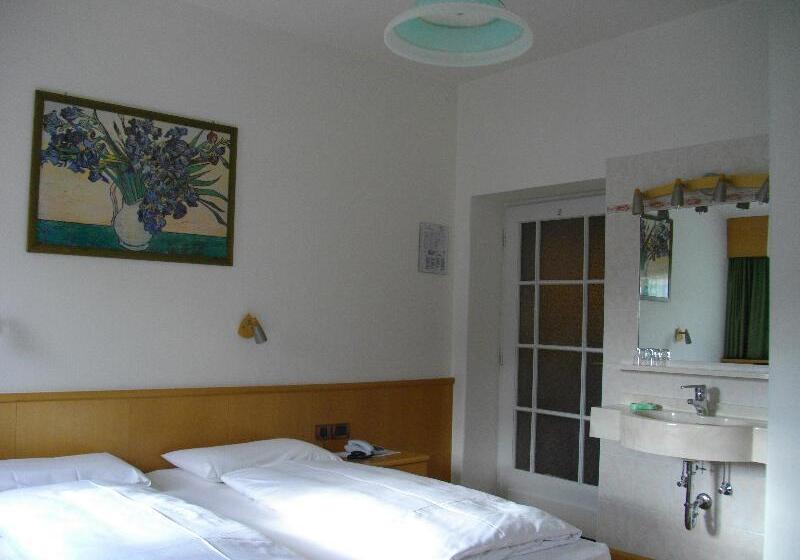 فندق Villa Emilia