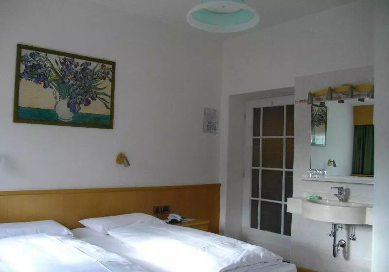 فندق Villa Emilia