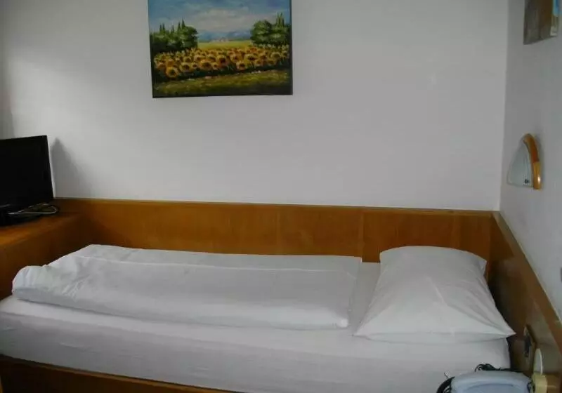 فندق Villa Emilia