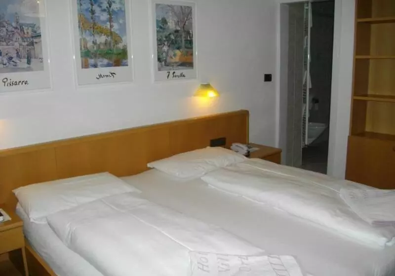 فندق Villa Emilia