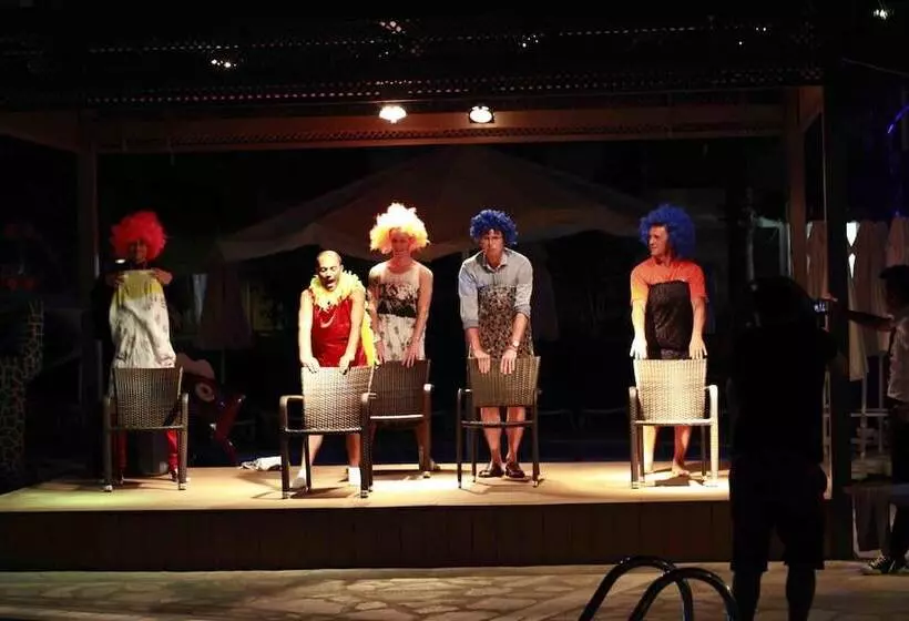 Sun City Apartments & Hotel