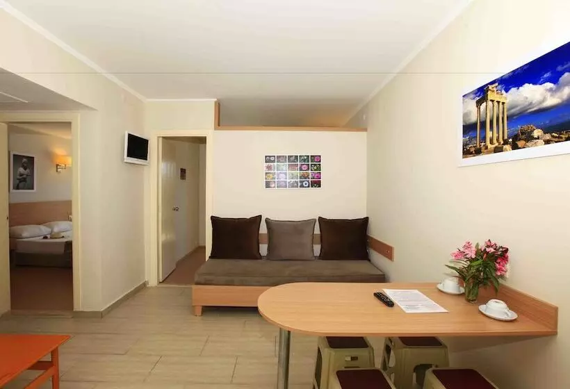 Sun City Apartments & Hotel