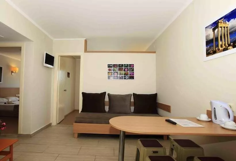 Sun City Apartments & Hotel