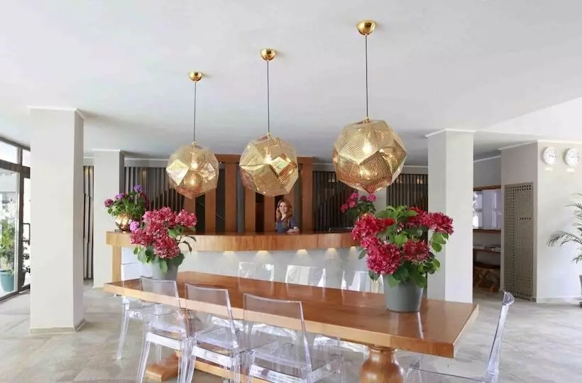 Sun City Apartments & Hotel