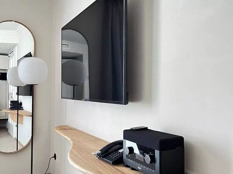 هتل Adelante Boutique