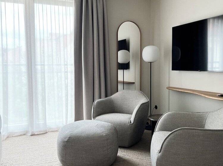 Hotel Adelante Boutique