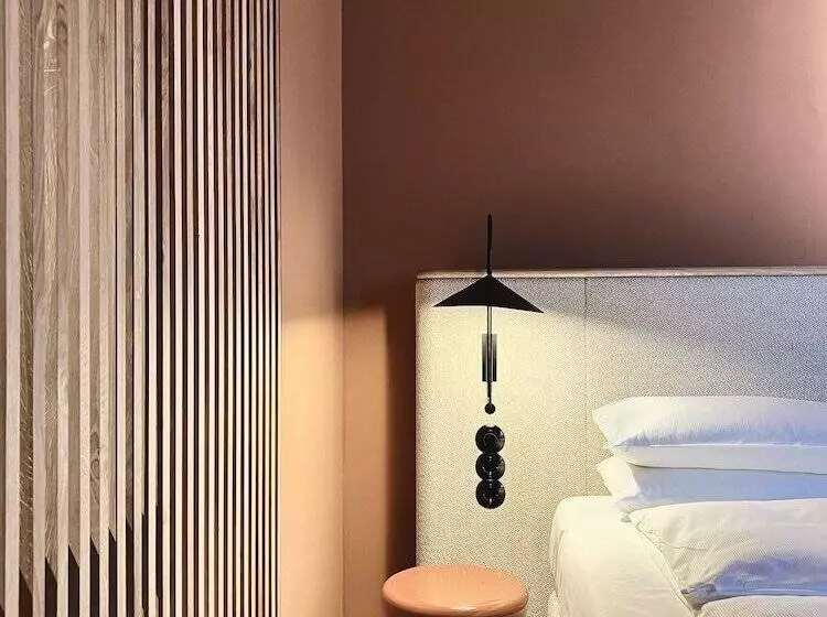 هتل Adelante Boutique