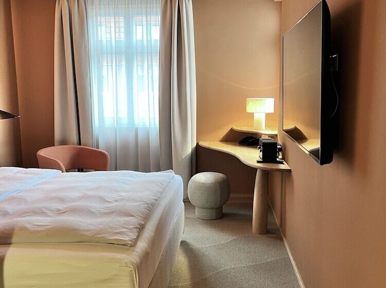 Hotel Adelante Boutique