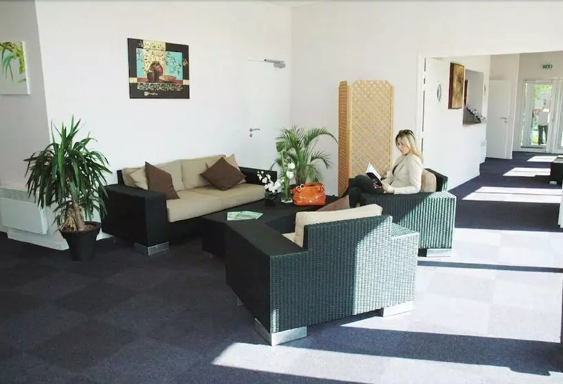 Отель Adonis Hauts De Honfleur