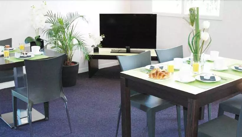 Отель Adonis Hauts De Honfleur