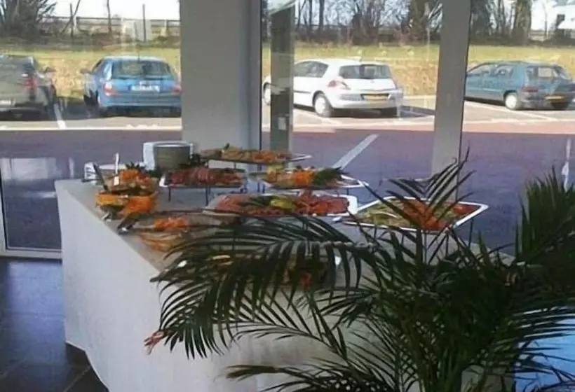 Отель Adonis Hauts De Honfleur